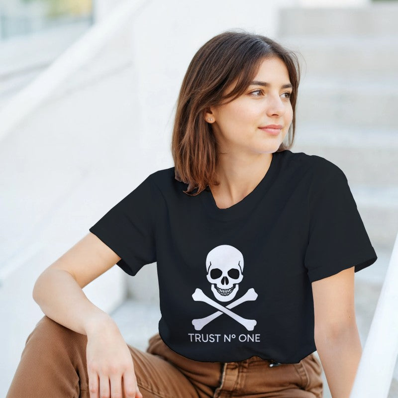 Trust no One Design Unisex Shirt/Hoodie/Sweatshirt